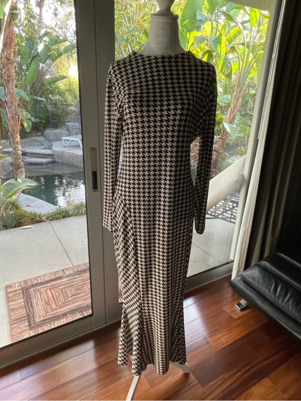 Norma Kamali Black and White Houndstooth Long Sleeve Midi Dress Size L